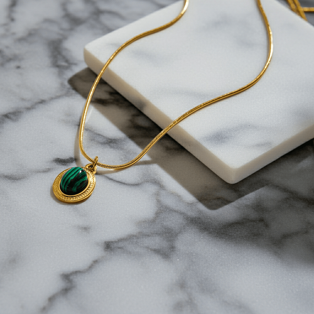 KRISTOS: Vintage Inspired Snake Skin Chain anchoring a Malachite Oval Pendant - MacroPanora