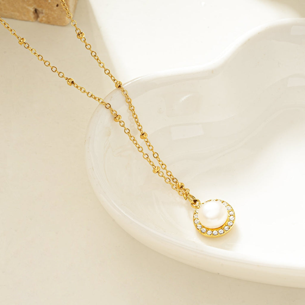 LATAHIA Gold: Beaded Chain necklace with Freshwater Pearl & Pavé Zirconia Border Pendant - MacroPanora