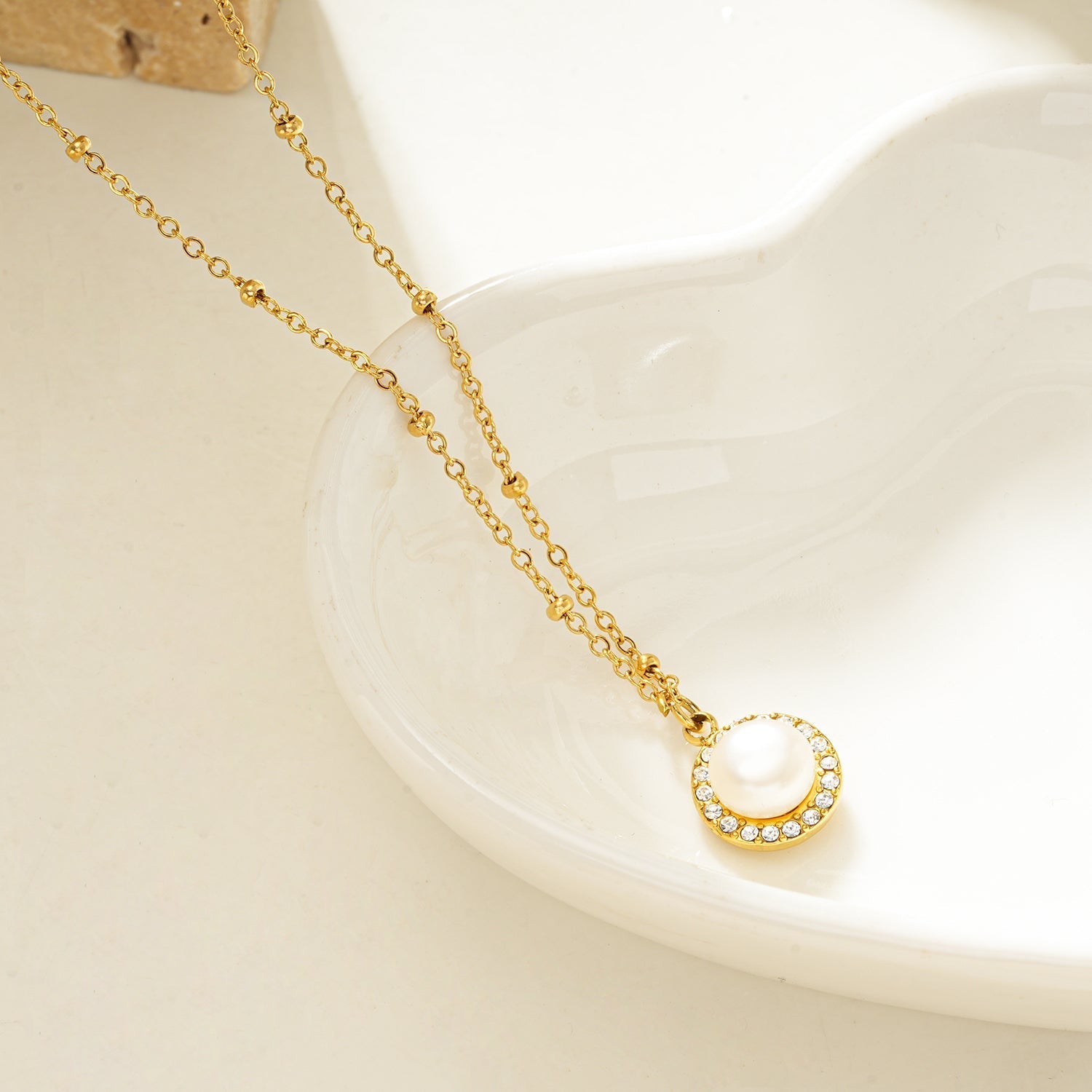 LATAHIA Gold: Beaded Chain necklace with Freshwater Pearl & Pavé Zirconia Border Pendant - MacroPanora