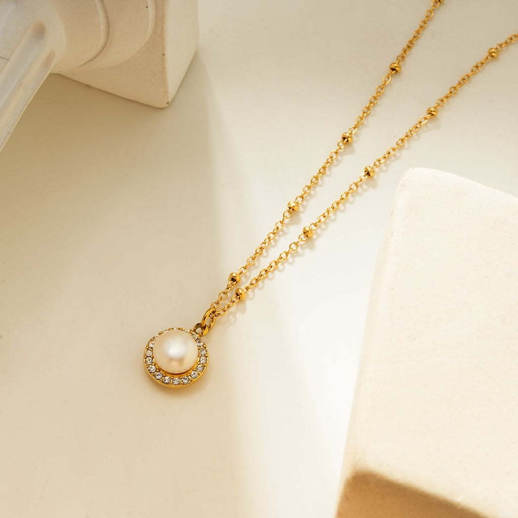 LATAHIA Gold: Beaded Chain necklace with Freshwater Pearl & Pavé Zirconia Border Pendant - MacroPanora