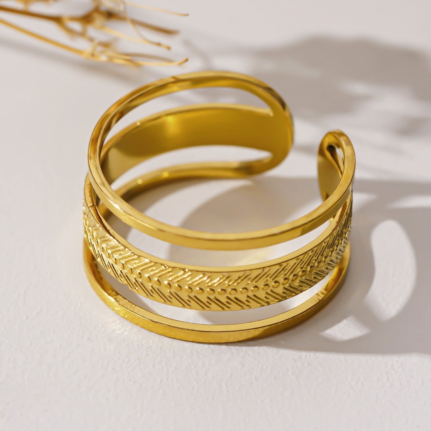 MATHEO: Triple Stacked Textured Gold Ring - MacroPanora