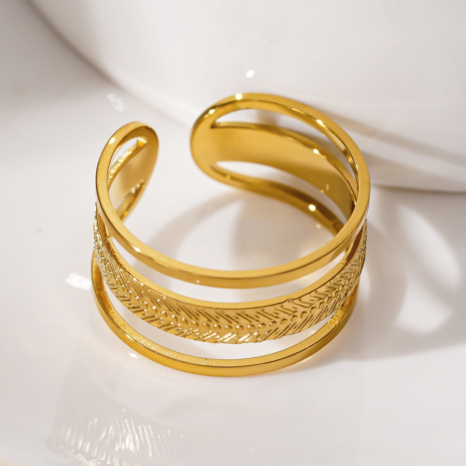 MATHEO: Triple Stacked Textured Gold Ring - MacroPanora