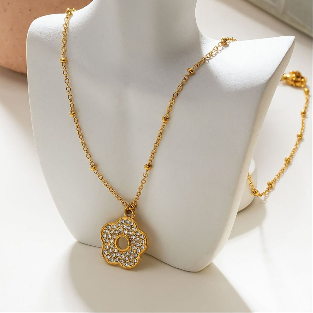 MELRINA Gold - Vintage Bloom: Beaded Chain Necklace with Pave Zirconia Flower Charm - MacroPanora