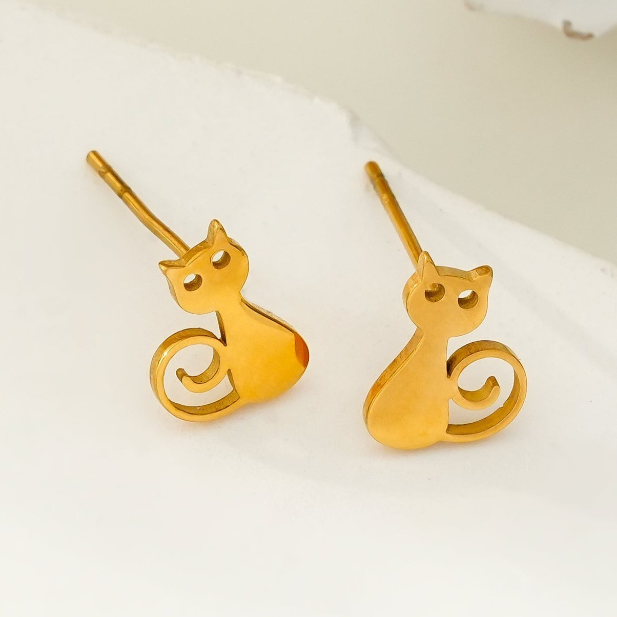 MEOW: Cat Earrings - MacroPanora