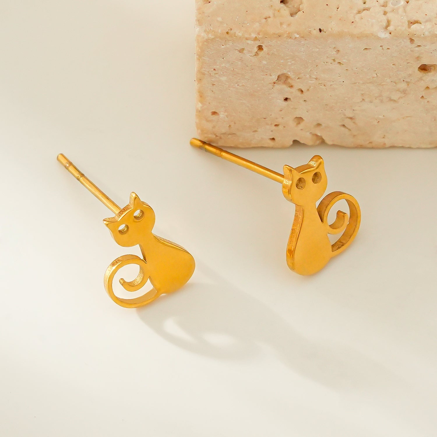 MEOW: Cat Earrings - MacroPanora