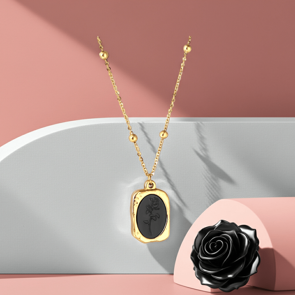 Noir Rose Pendant - MacroPanora