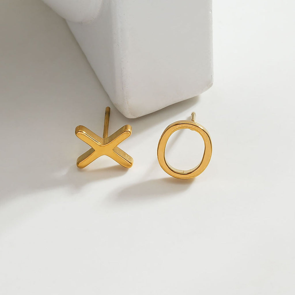 OX Gold: Hugs, Kisses & Sparkle Stud Earrings - MacroPanora