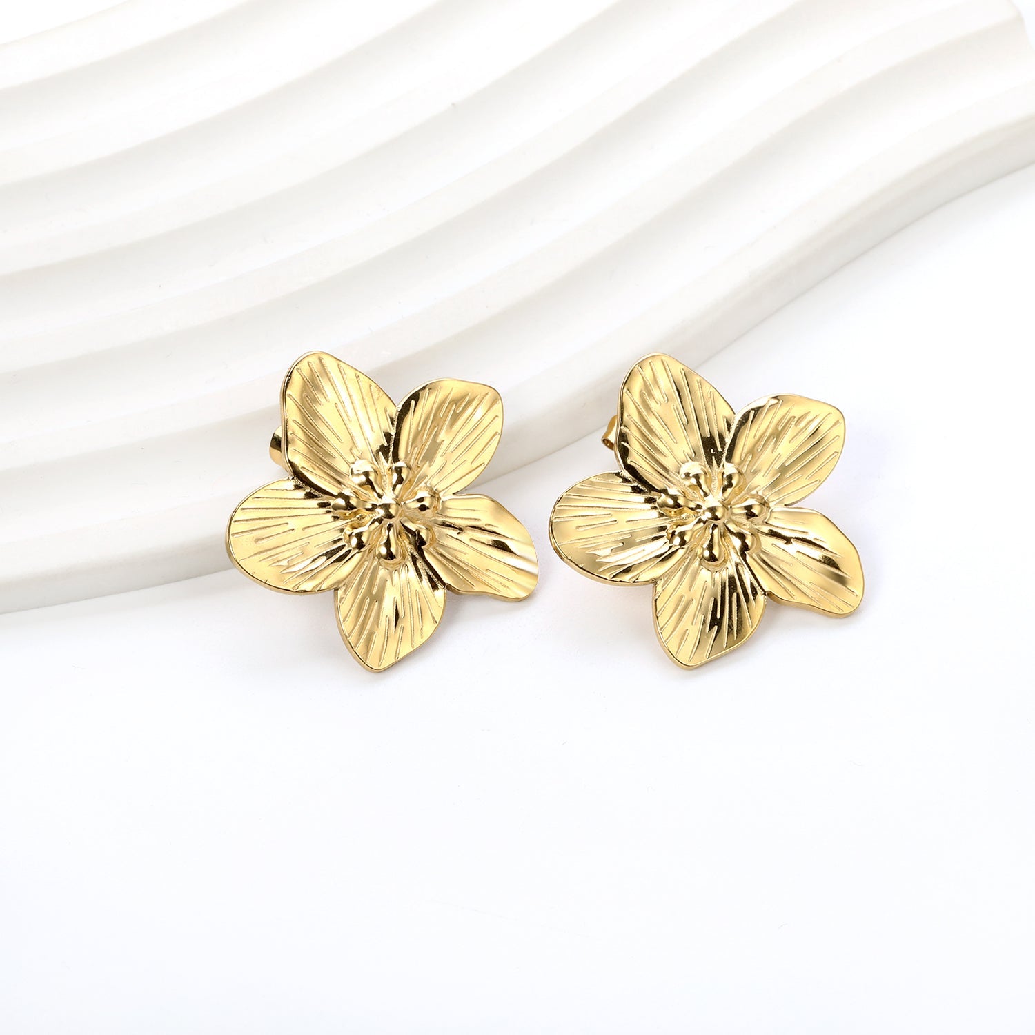 Peach Blossom Charm Earrings - MacroPanora