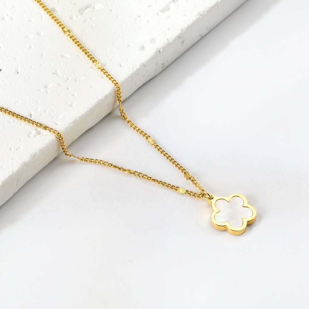 Peach Blossom Pendant Necklace - MacroPanora