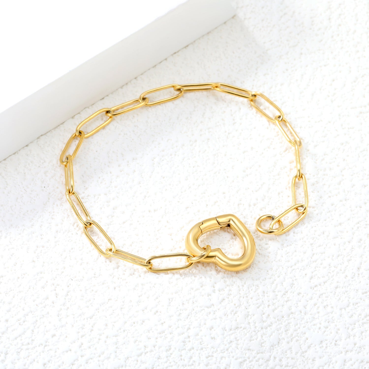 Peach Heart Clasp Bracelet - MacroPanora