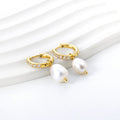 Pearl and Crystal Harmony Earrings Gold - Earrings | MacroPanora