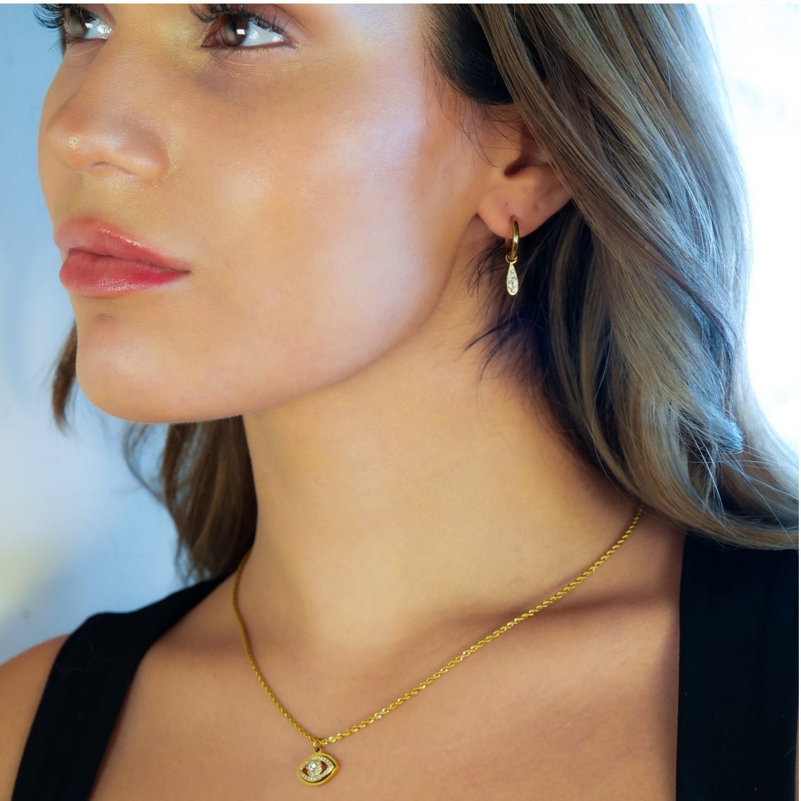 PROTACTOR Gold: Zirconia (CZ) Embellished Evil Eye Chain Necklace - MacroPanora
