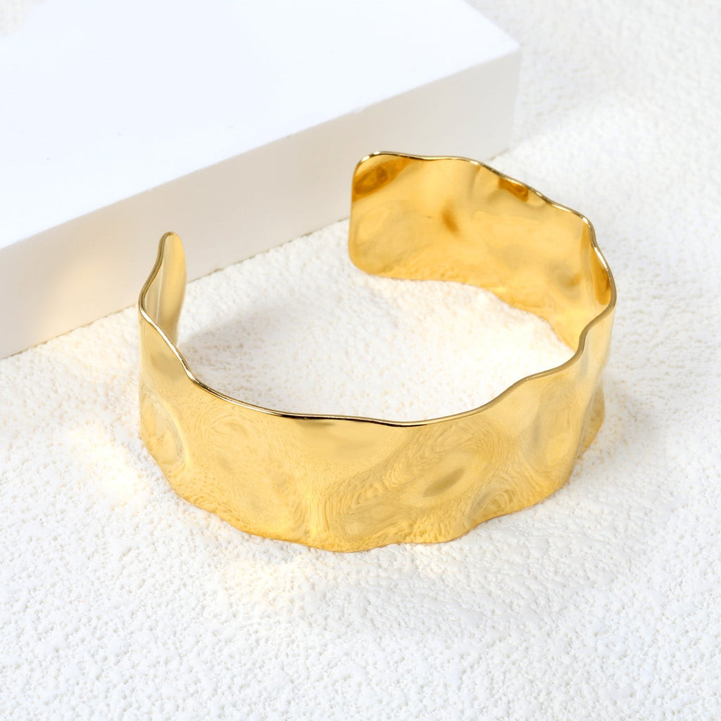 Radiant Harmony Open Bangle - MacroPanora