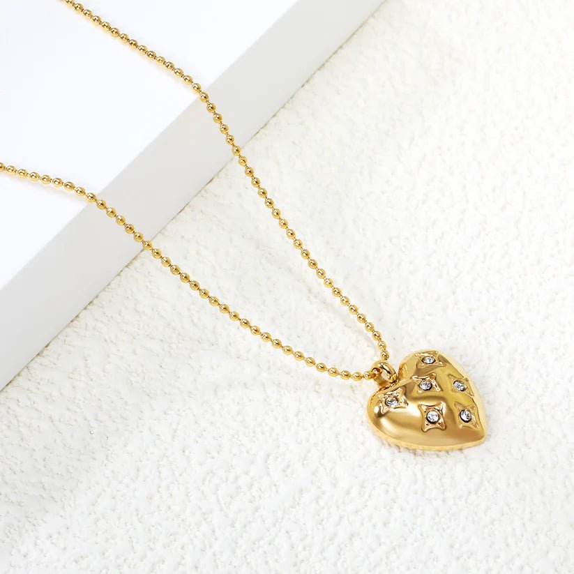 Radiant Heart Crystal Necklace Gold - Necklace | MacroPanora