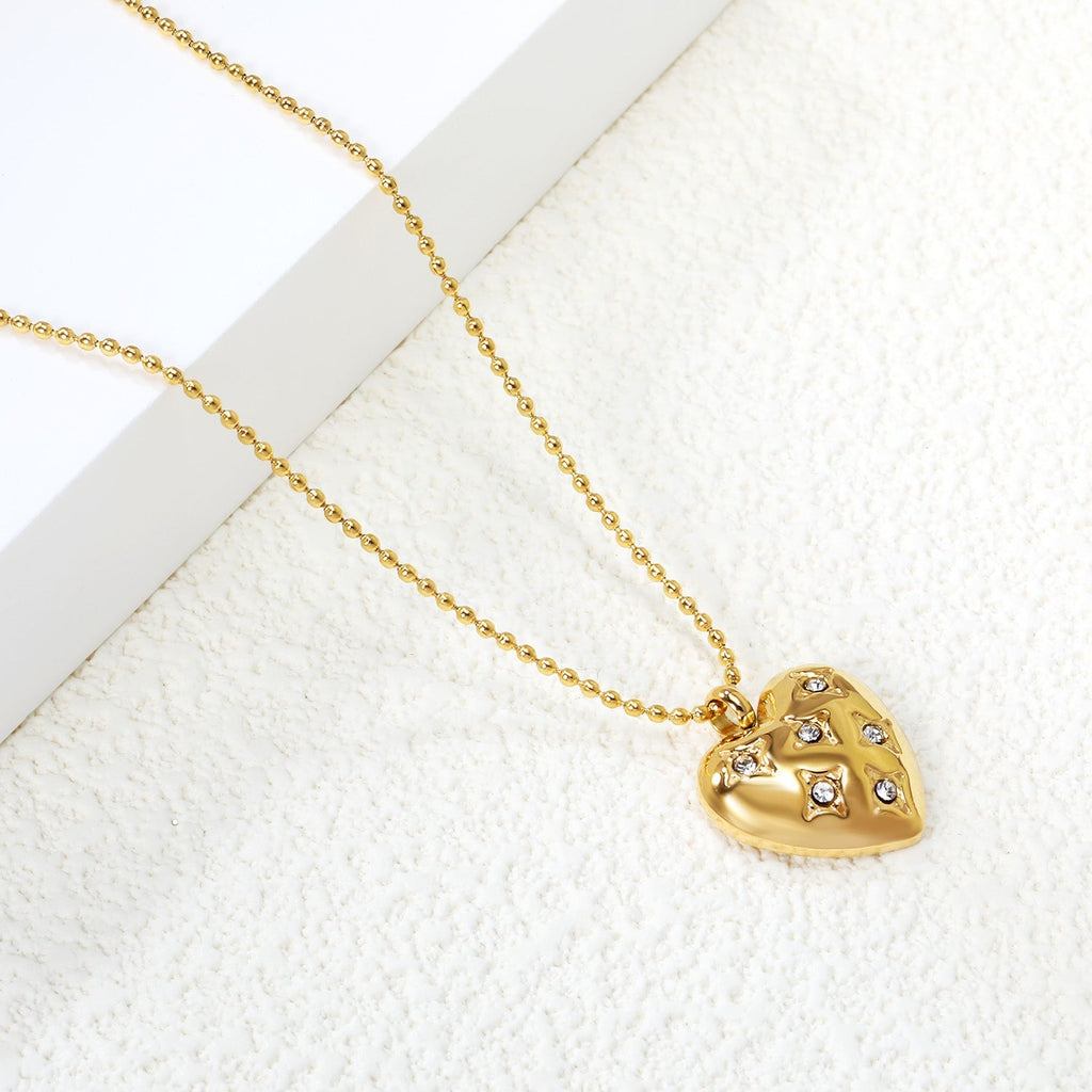 Radiant Heart Diamond Necklace - MacroPanora