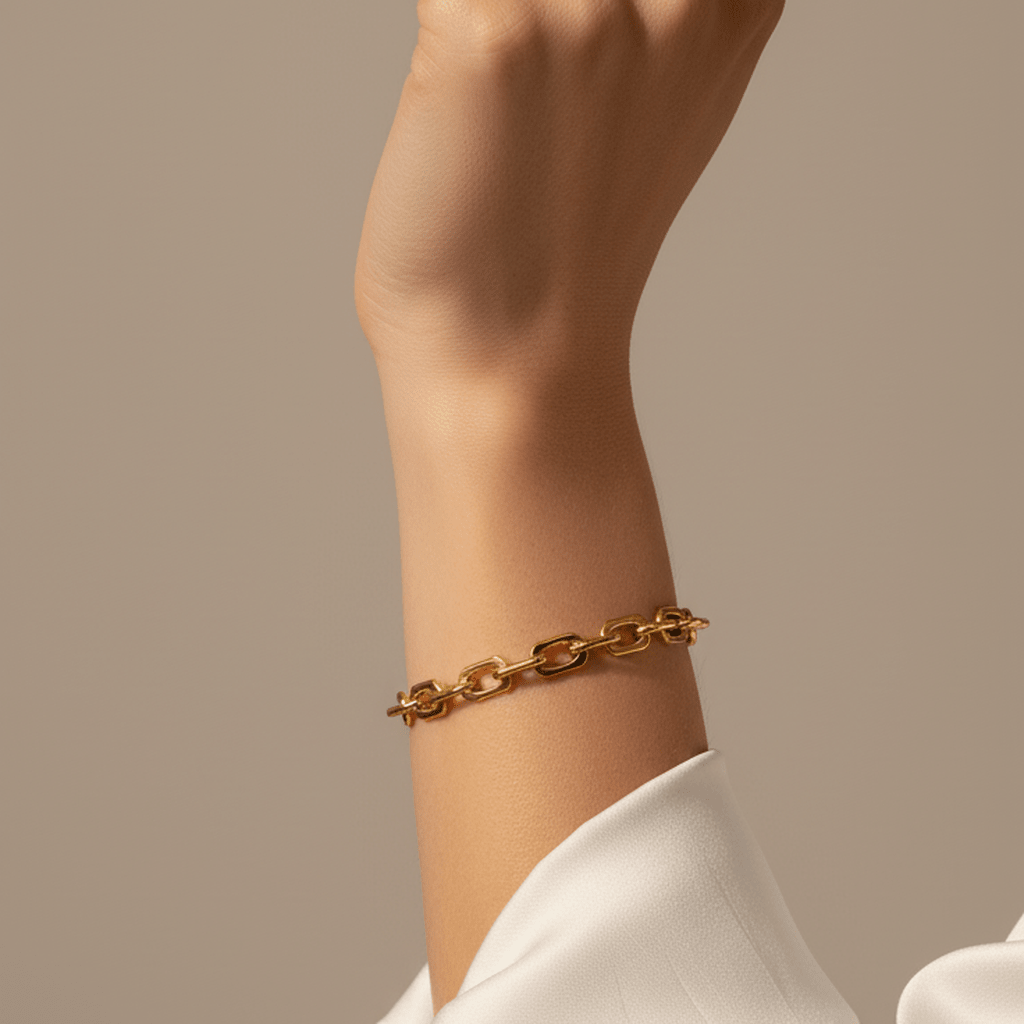 Radiant Round Tail Clasp Bracelet - MacroPanora