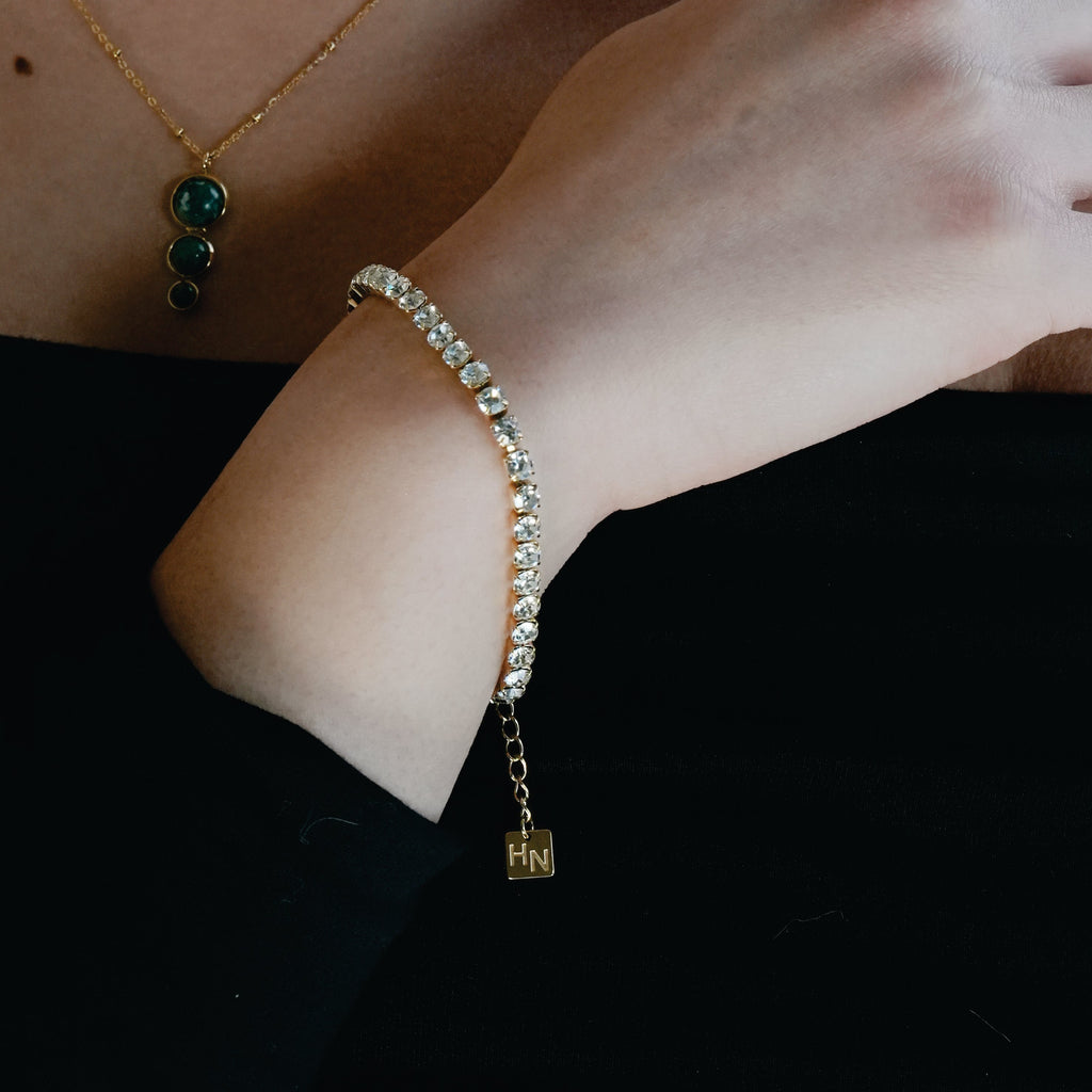 RITMO Gold: Classic Tennis Bracelet – Timeless Elegance for Every Occasion - MacroPanora