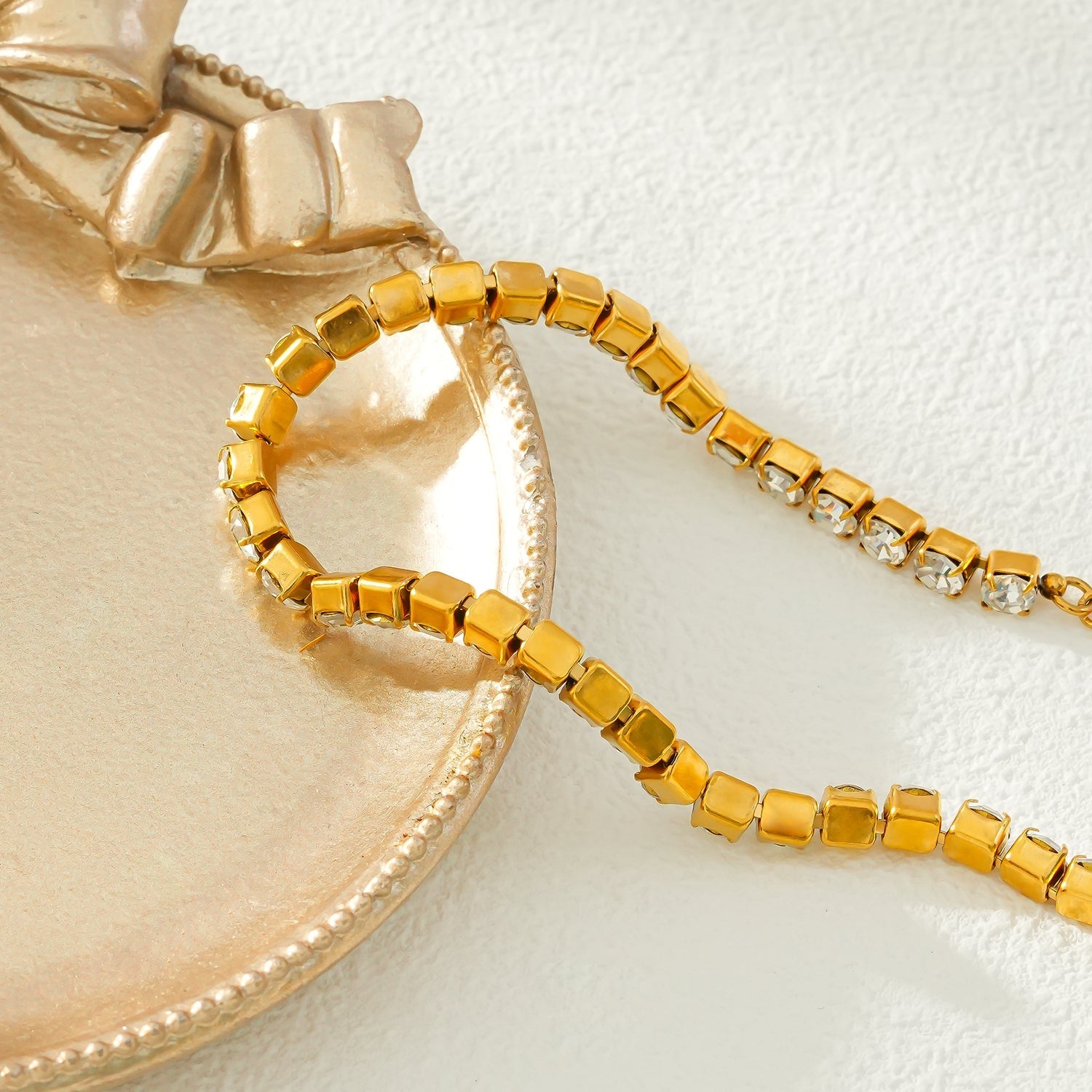 RITMO Gold: Classic Tennis Bracelet – Timeless Elegance for Every Occasion - MacroPanora