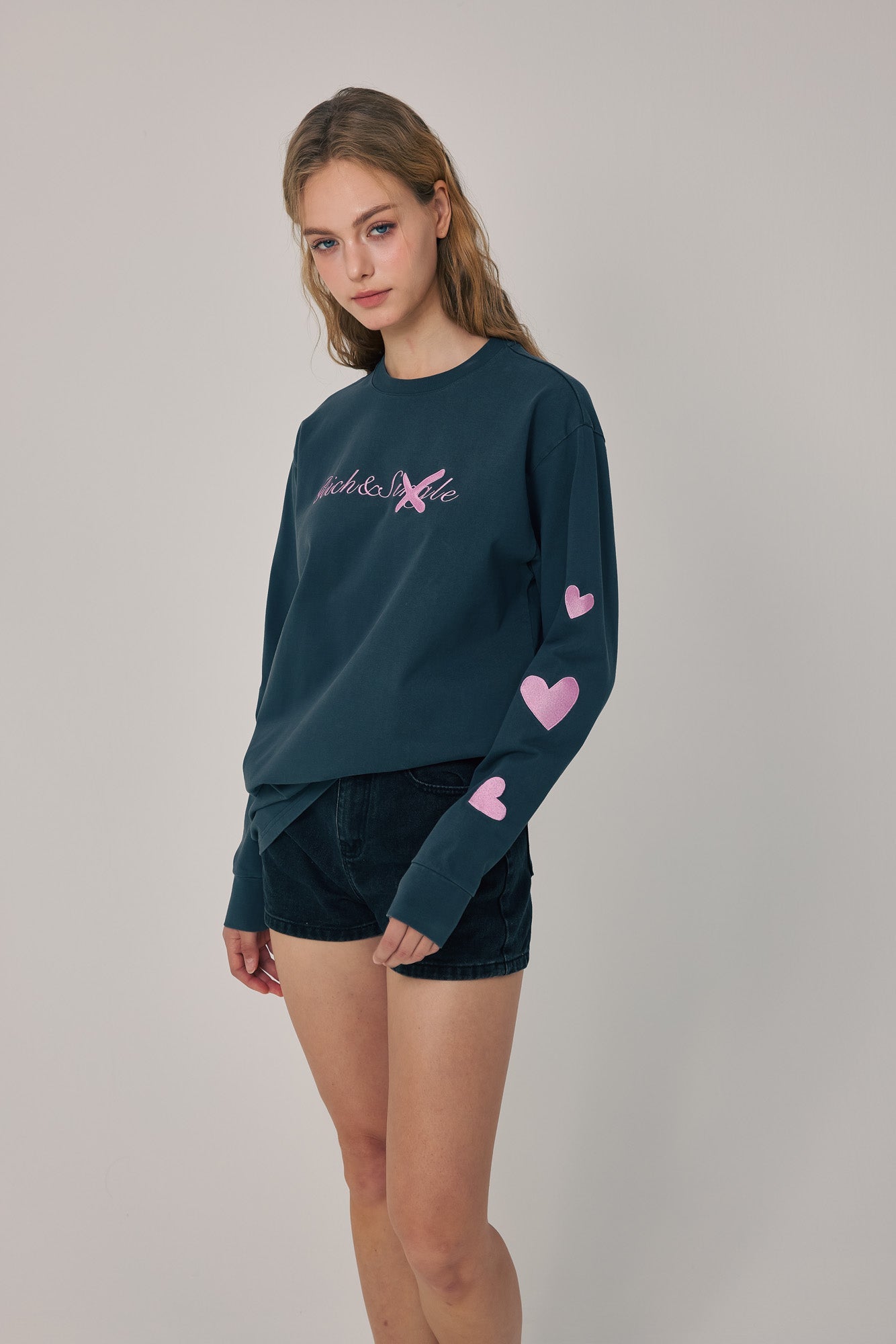 R&S Signature Chic Tee Black - MacroPanora