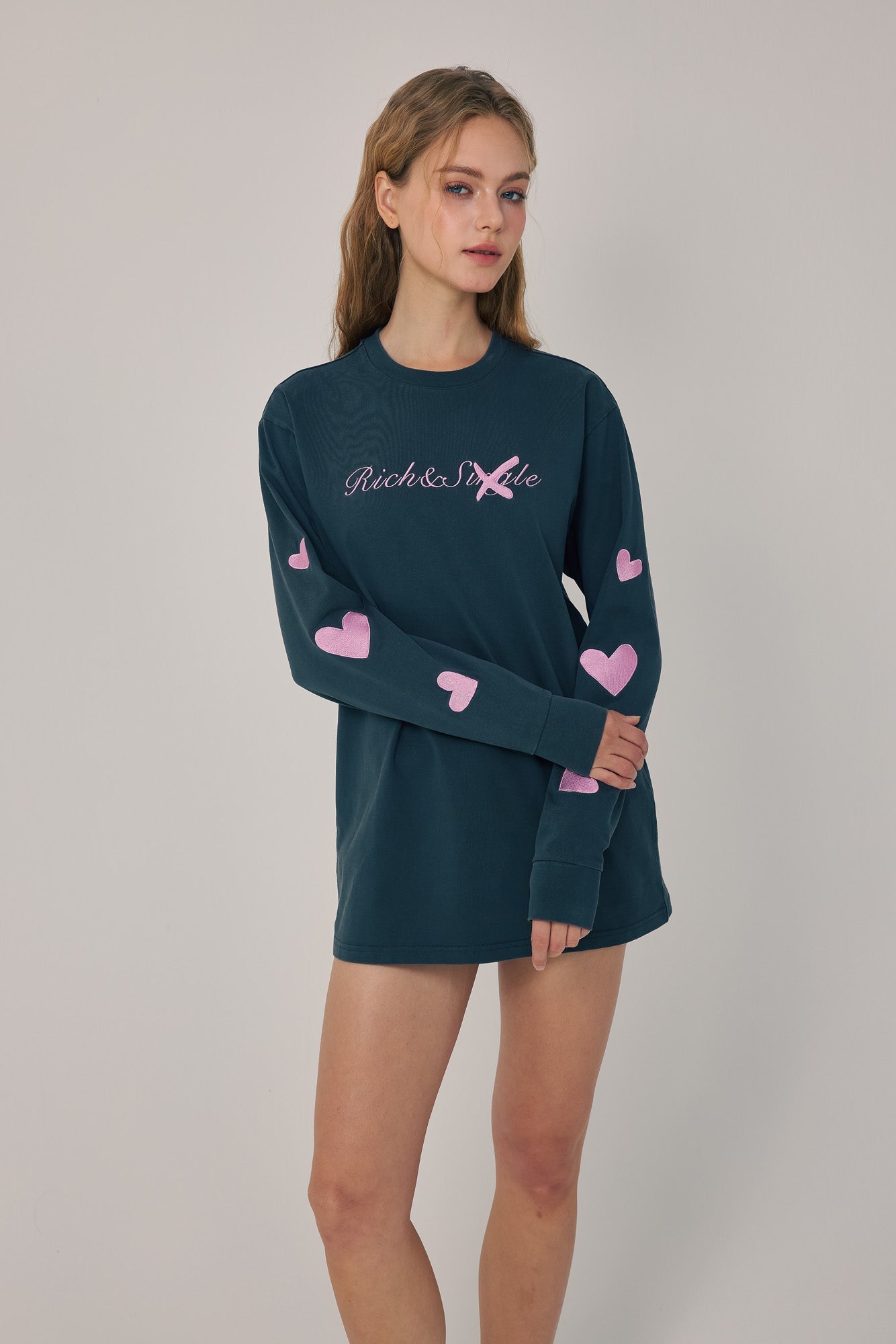 R&S Signature Chic Tee Black - MacroPanora