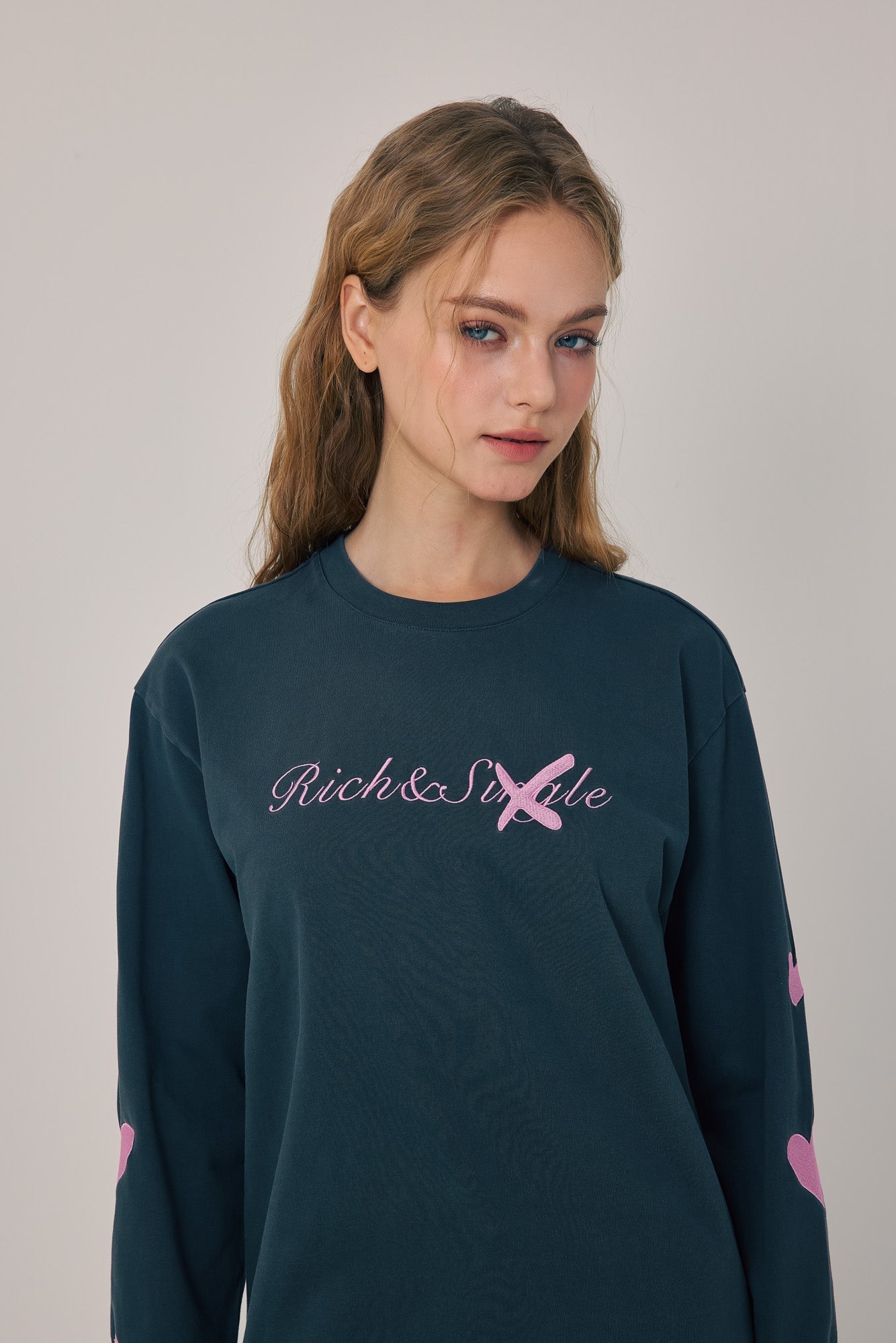 R&S Signature Chic Tee Black - MacroPanora