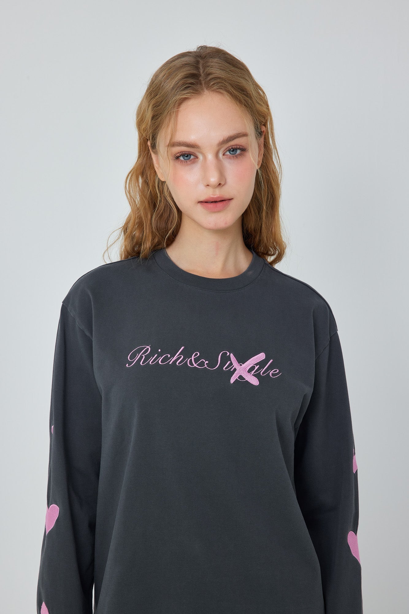 R&S Signature Chic Tee Black - MacroPanora