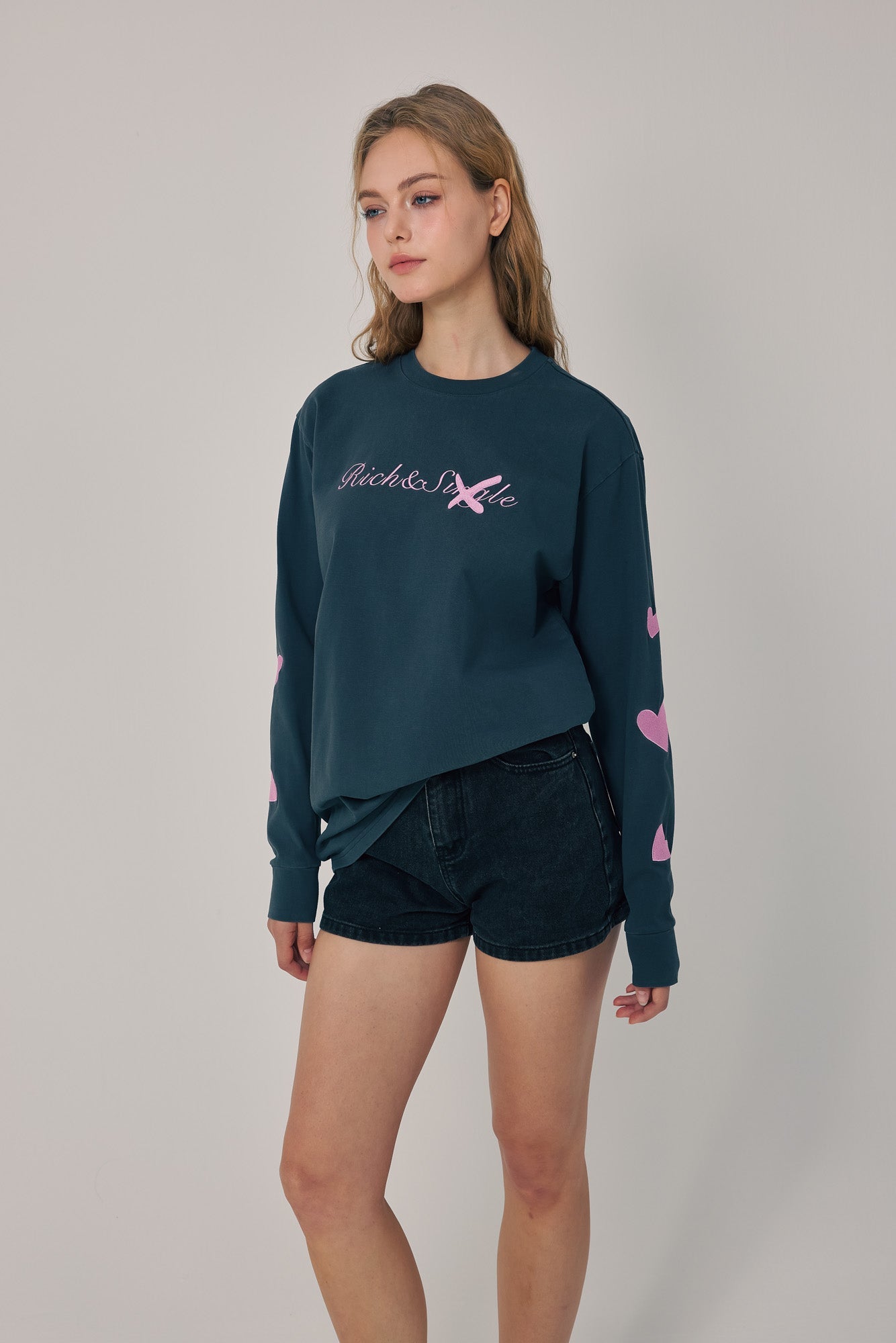 R&S Signature Chic Tee Black - MacroPanora