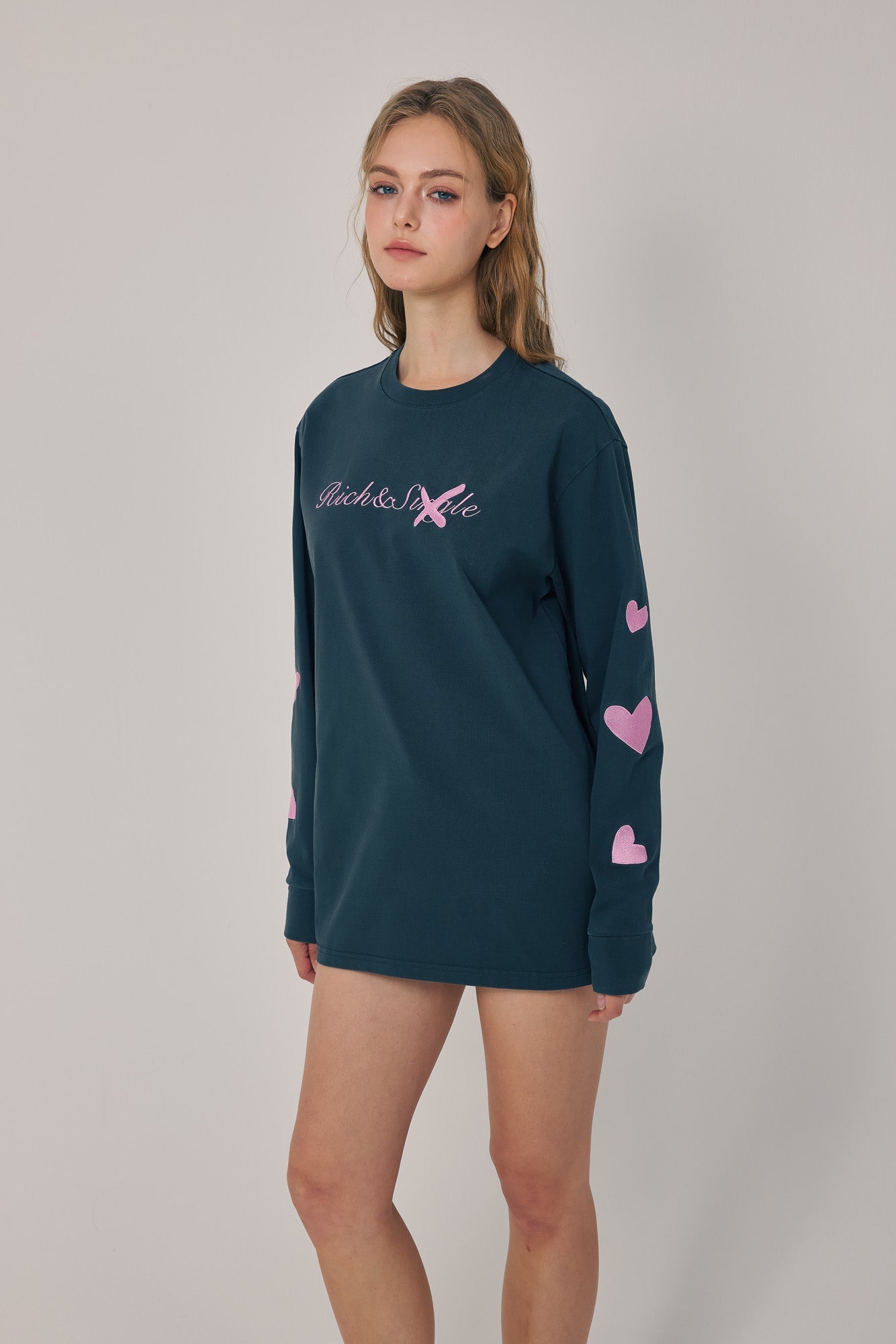 R&S Signature Chic Tee Black - MacroPanora