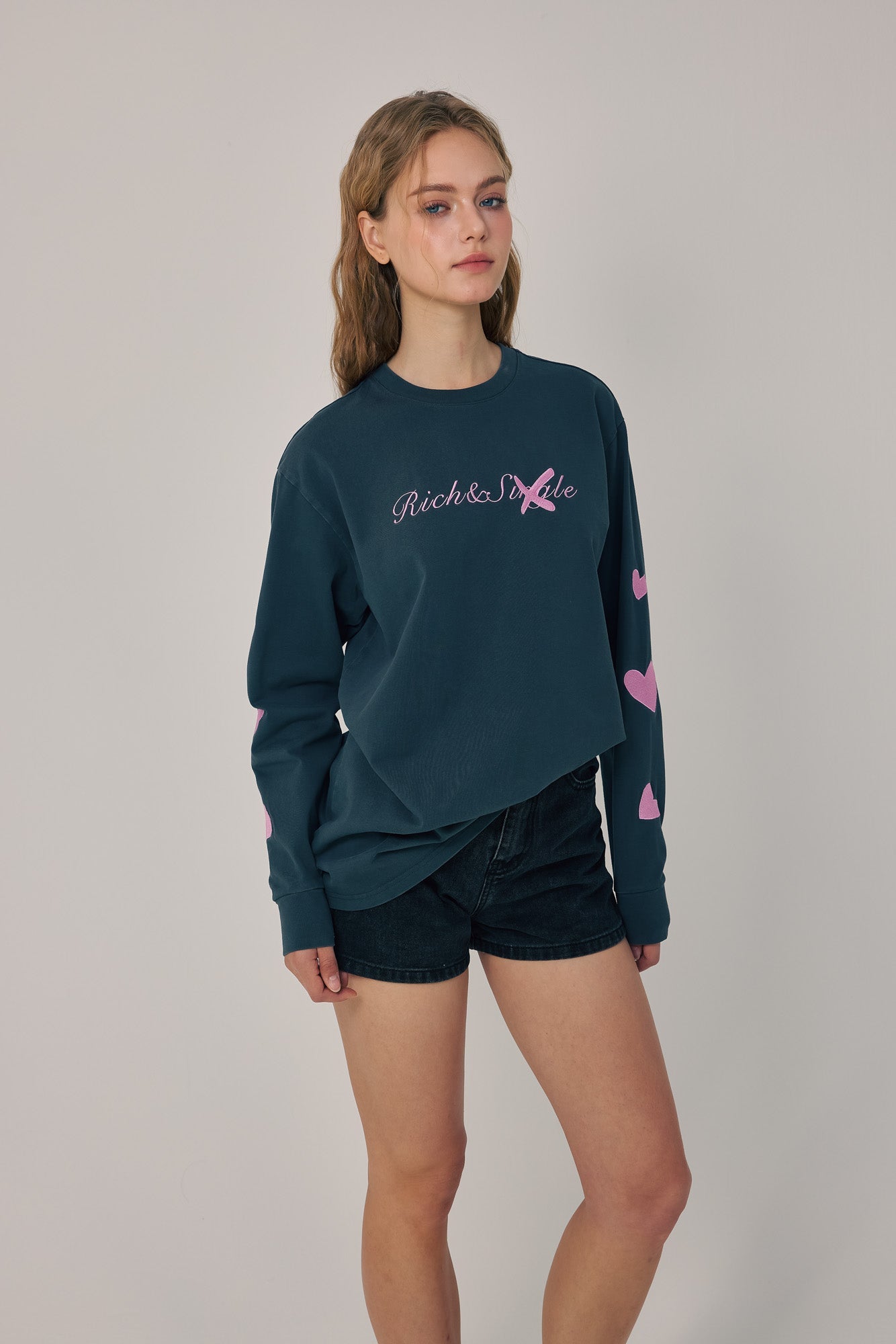 R&S Signature Chic Tee Black - MacroPanora