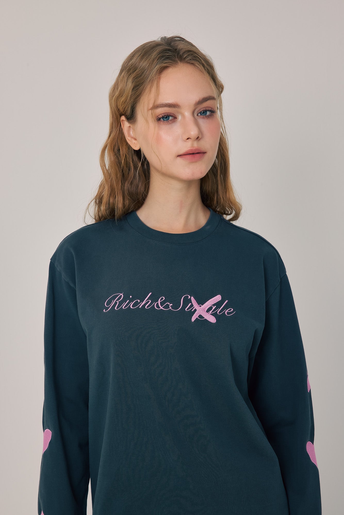 R&S Signature Chic Tee Black - MacroPanora