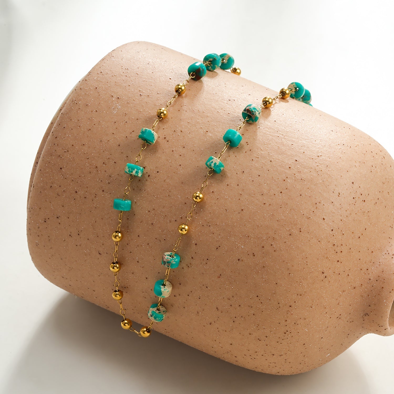 SANTA CRUZ Blue: Gold & Natural Stone Beaded Chain Necklace - MacroPanora