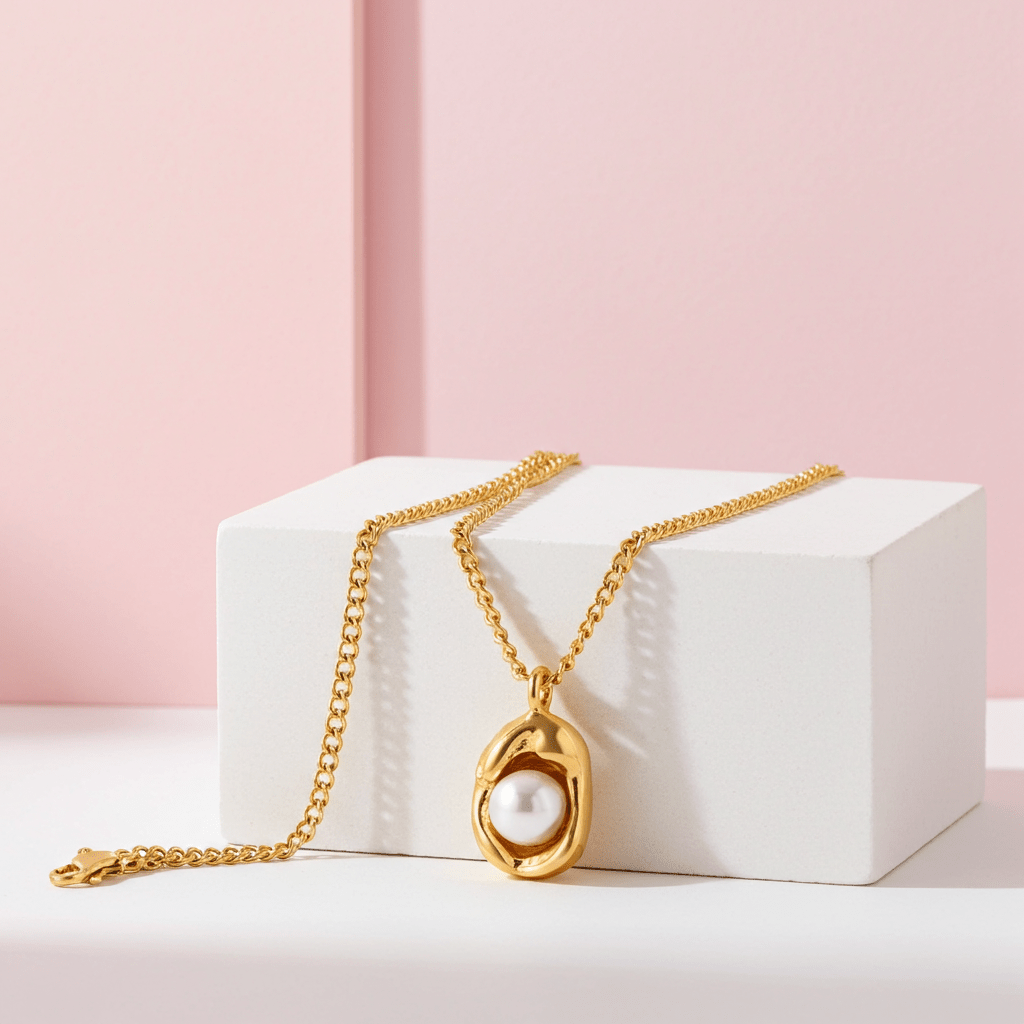 Sculptural Pearl Pendant - MacroPanora