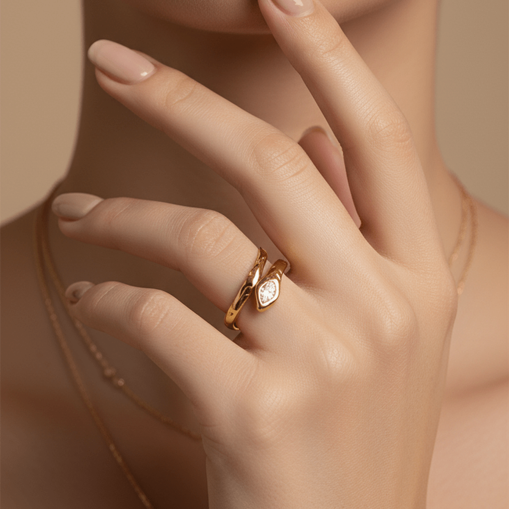 Serpent Diamond Ring - MacroPanora