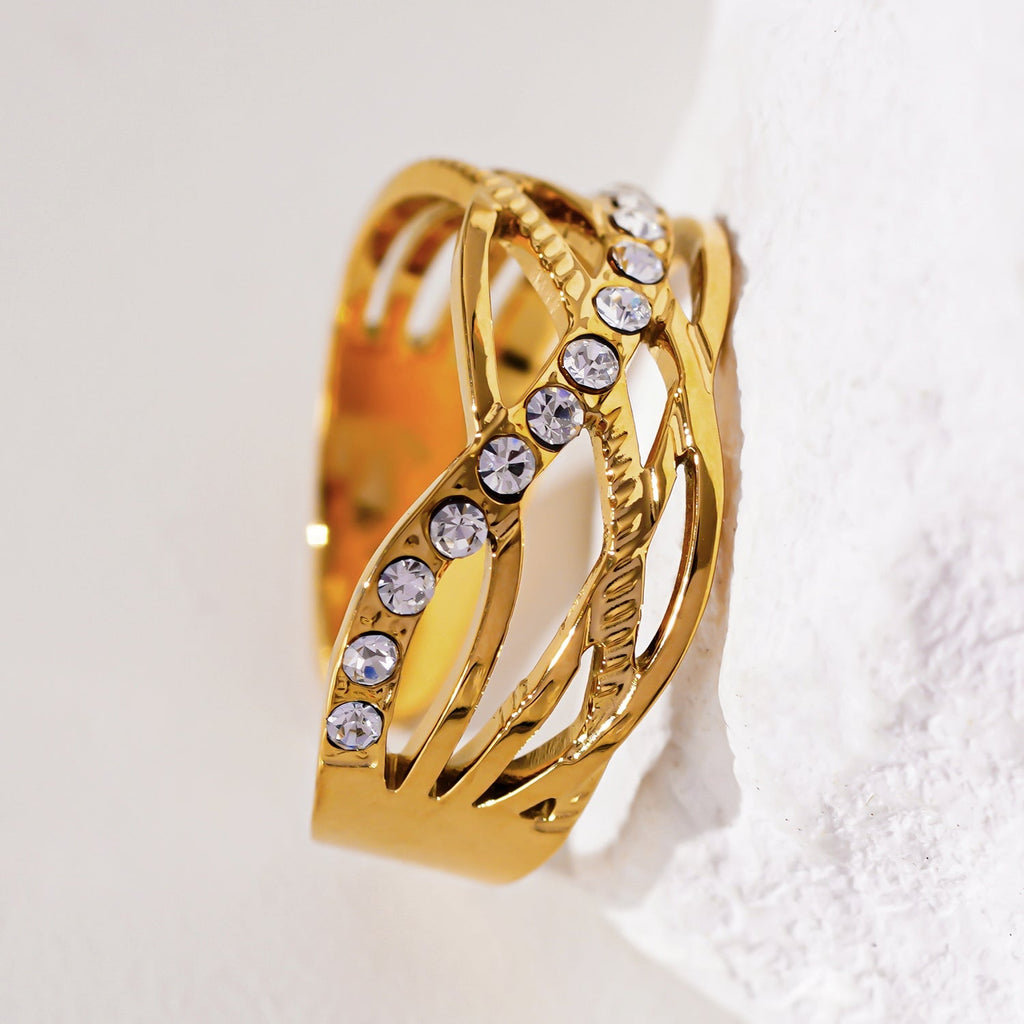 Style CORAZON: Cross Over Multi Stacked Zirconia Embedded Ring - MacroPanora