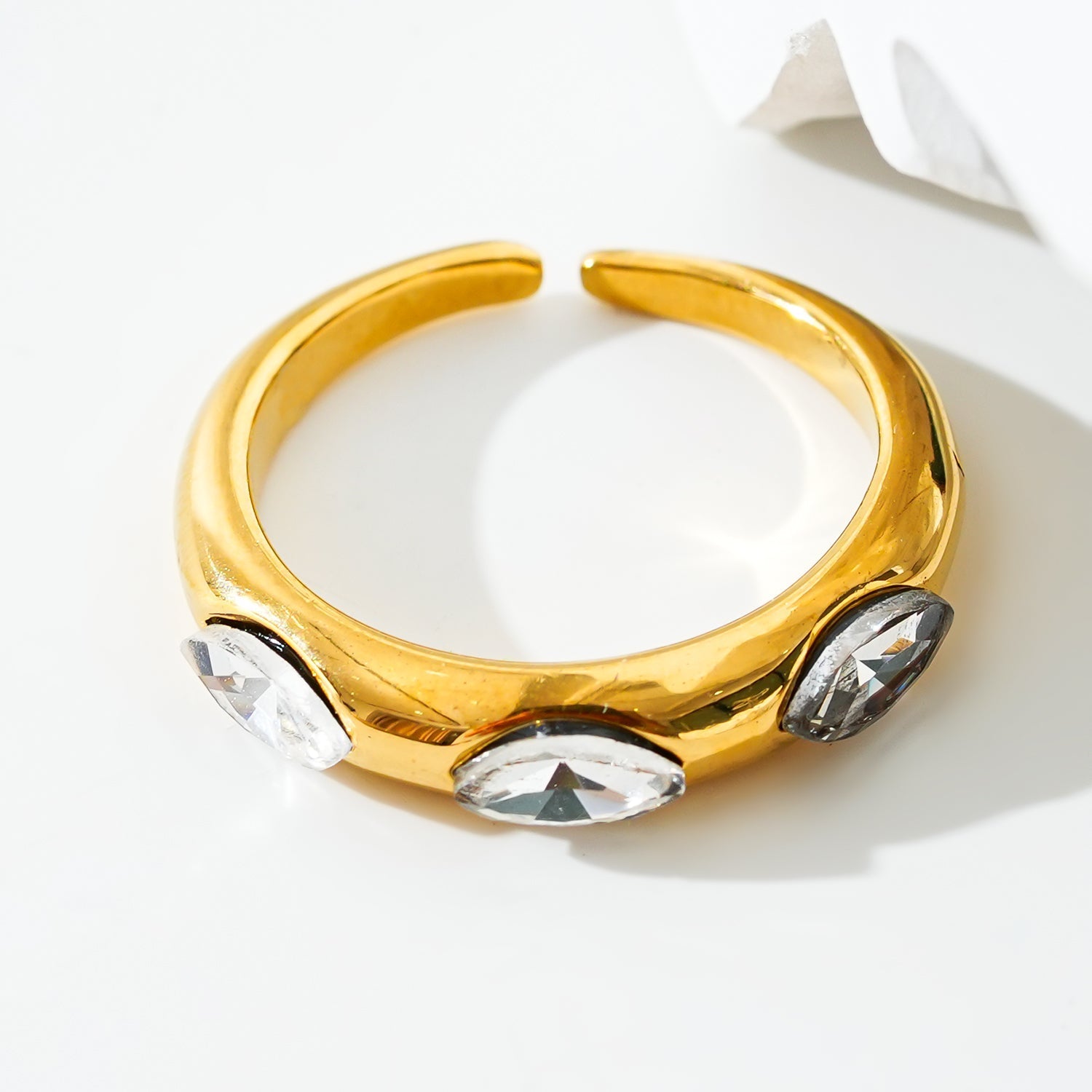 Style ELENITA: Modernist Inspired Band Ring with Triple Zirconia Gemstones - MacroPanora