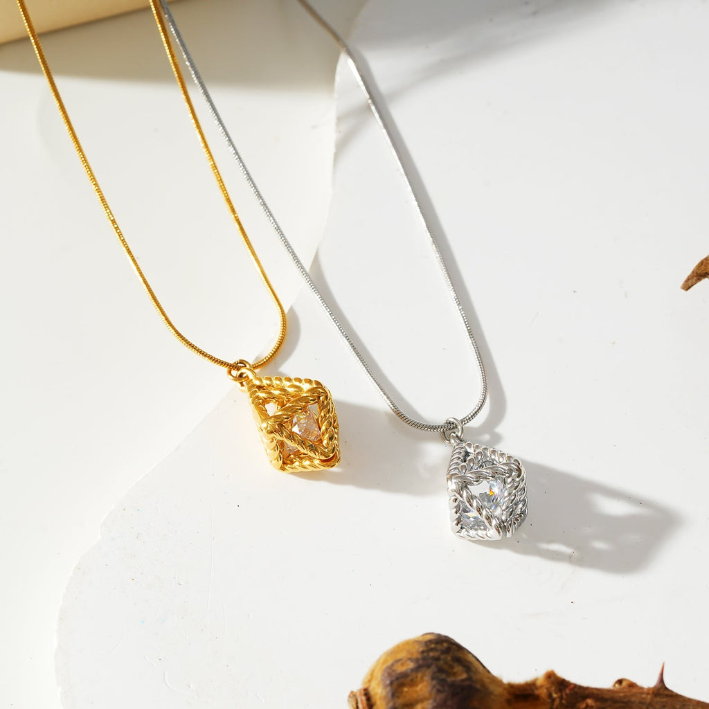 Style KARJAT: Gold Chain Necklace with Geometric Caged Zirconia Pendant - MacroPanora