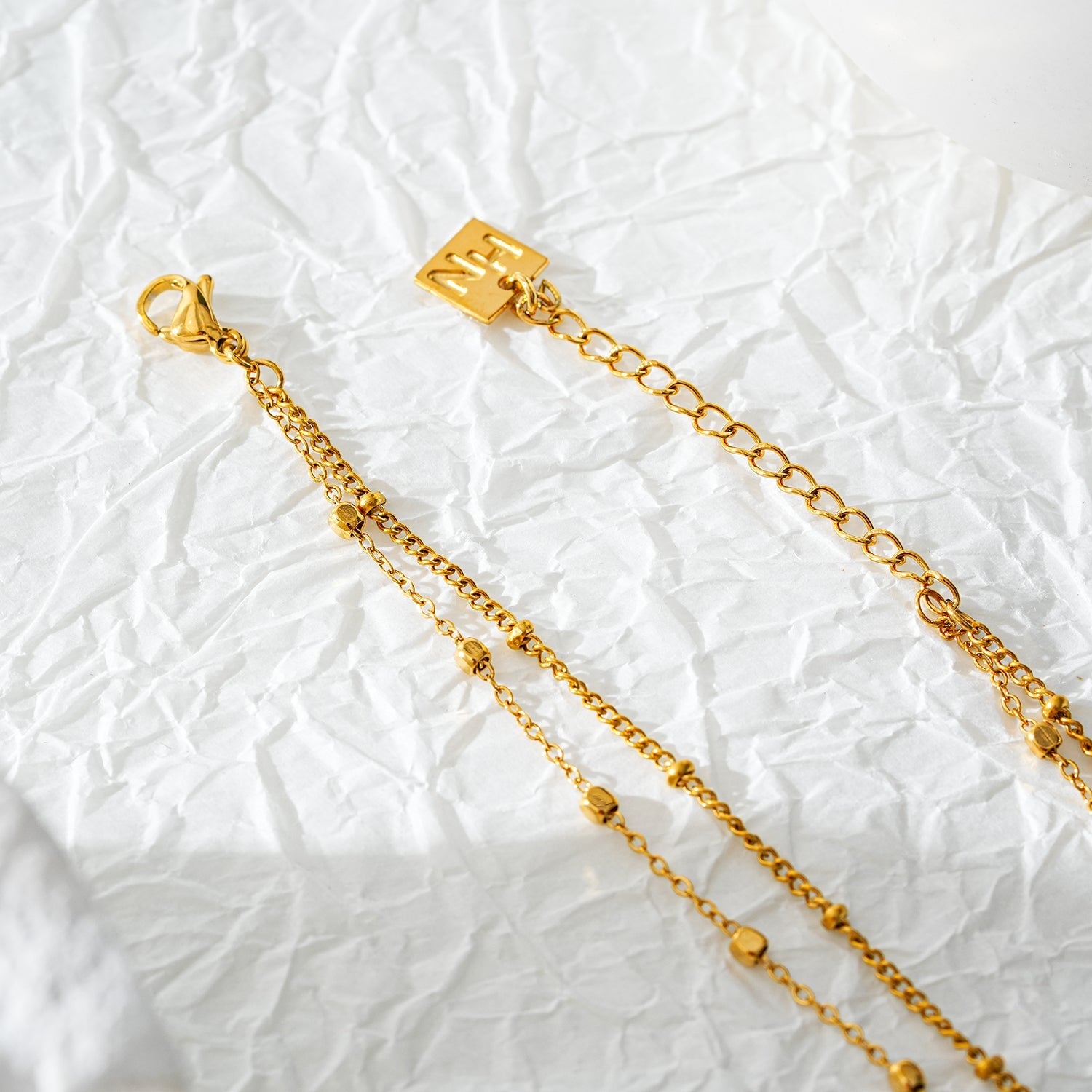 Style MARENTA LG: Gilded Harmony Chain Anklet with Gold Beads and Freshwater Pearls - MacroPanora