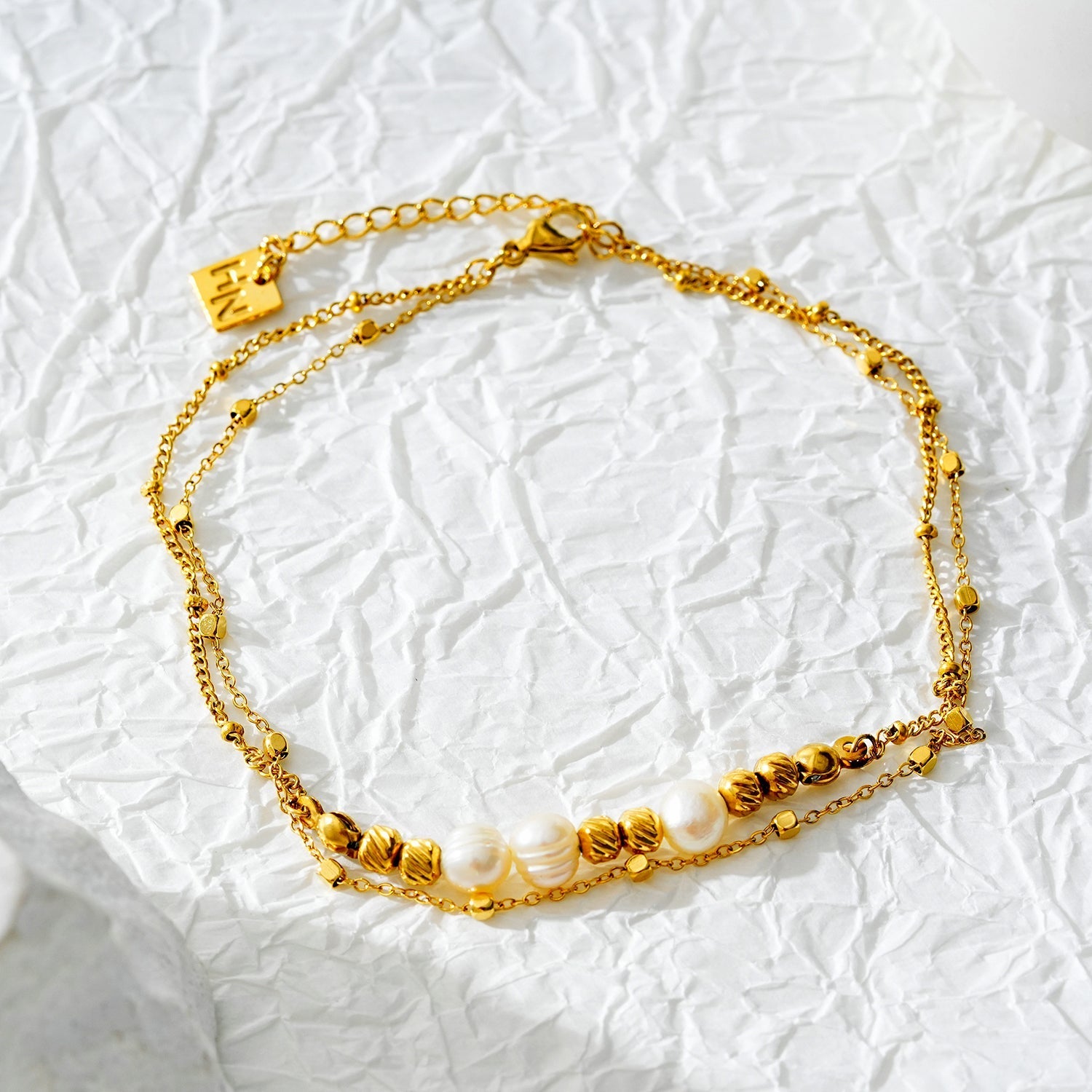 Style MARENTA LG: Gilded Harmony Chain Anklet with Gold Beads and Freshwater Pearls - MacroPanora