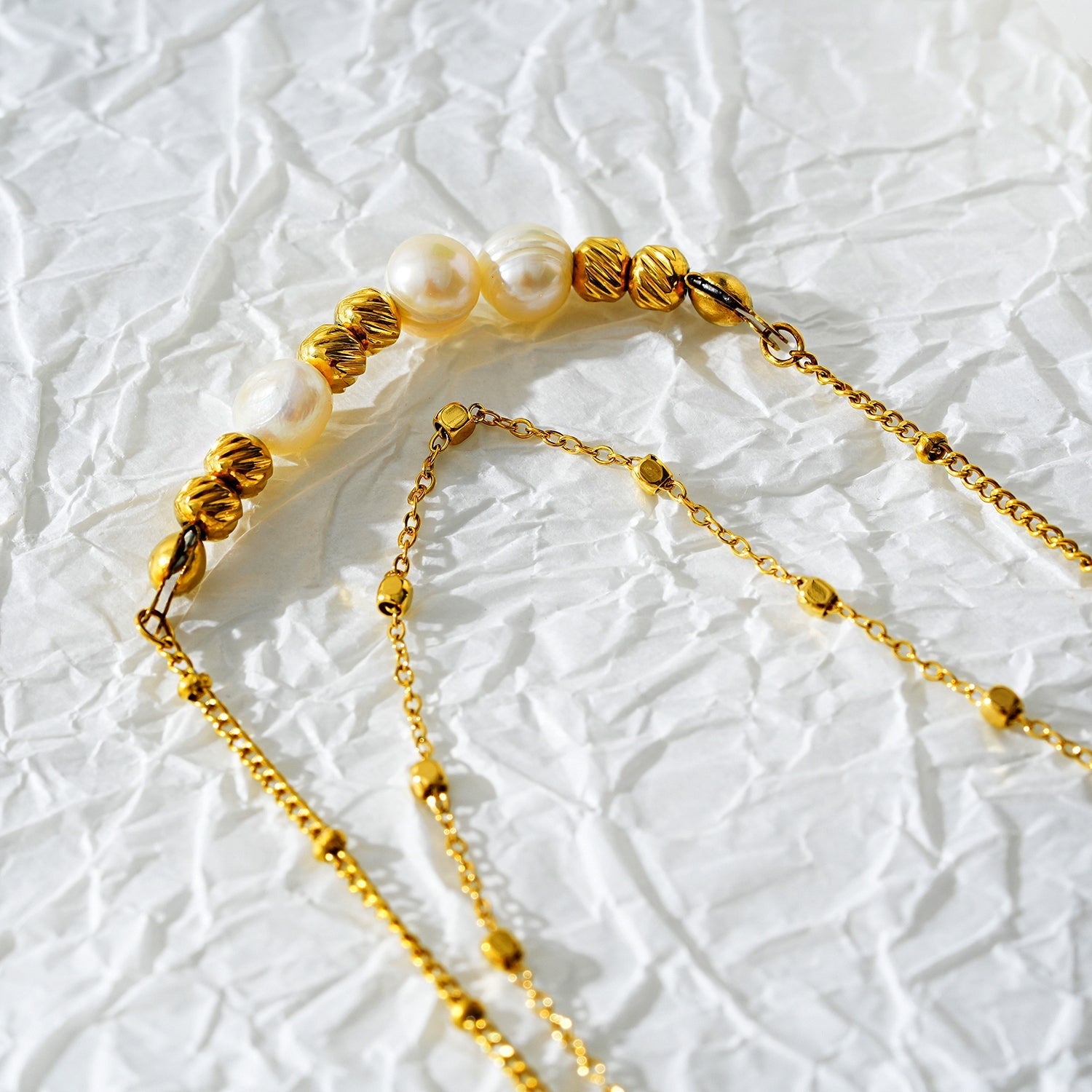 Style MARENTA LG: Gilded Harmony Chain Anklet with Gold Beads and Freshwater Pearls - MacroPanora