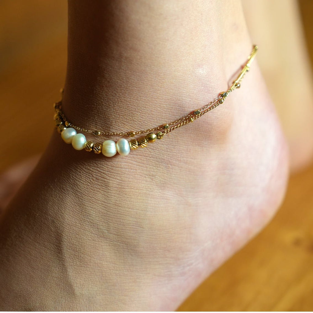 Style MARENTA LG: Gilded Harmony Chain Anklet with Gold Beads and Freshwater Pearls - MacroPanora