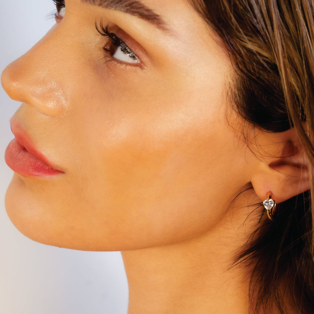 Style PELLA Gold: Mini Hoop Gold Earrings with Heart Shaped Moissanite - MacroPanora