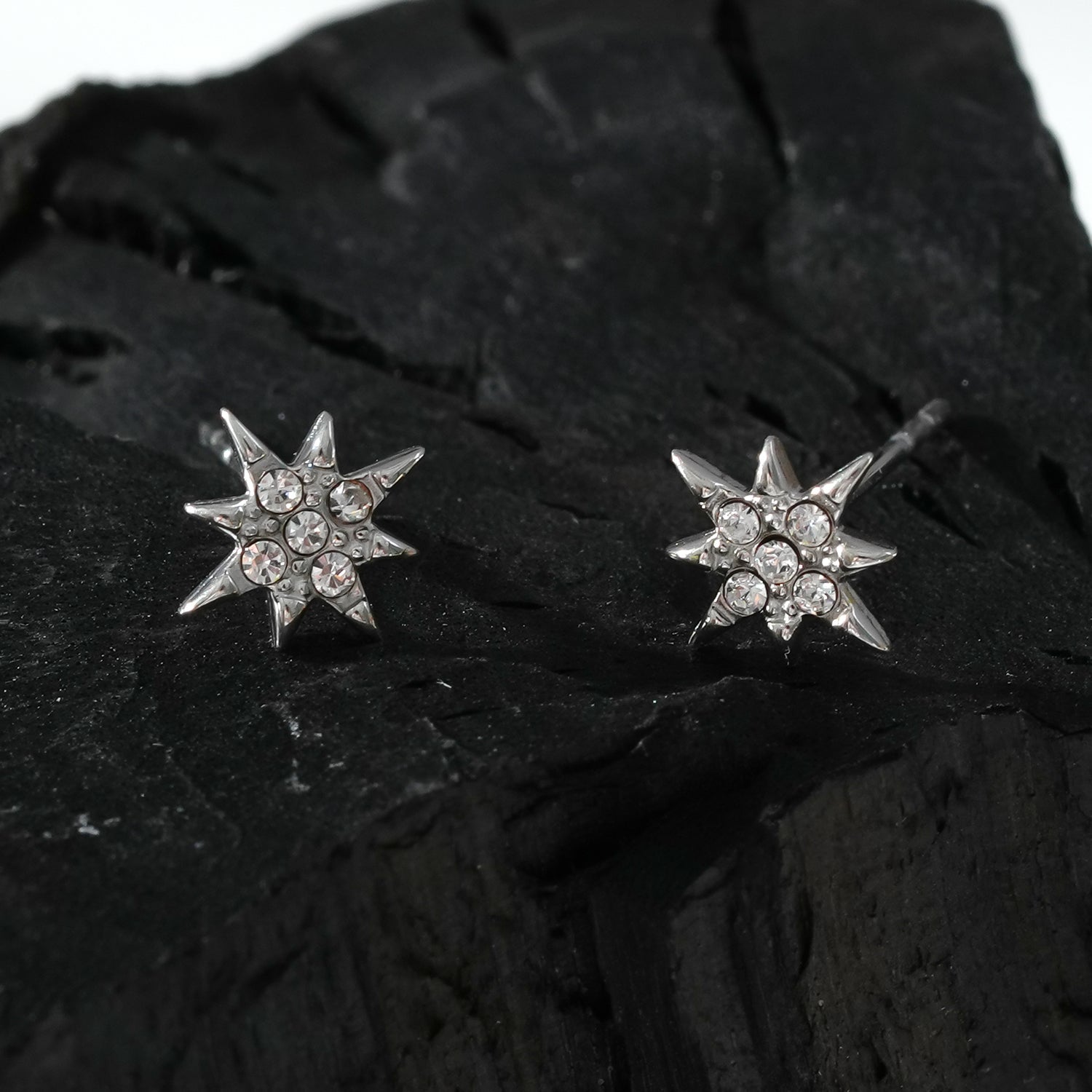 Style SARENBE Silver: 'Star Bright' Stud Earrings in Silver - MacroPanora
