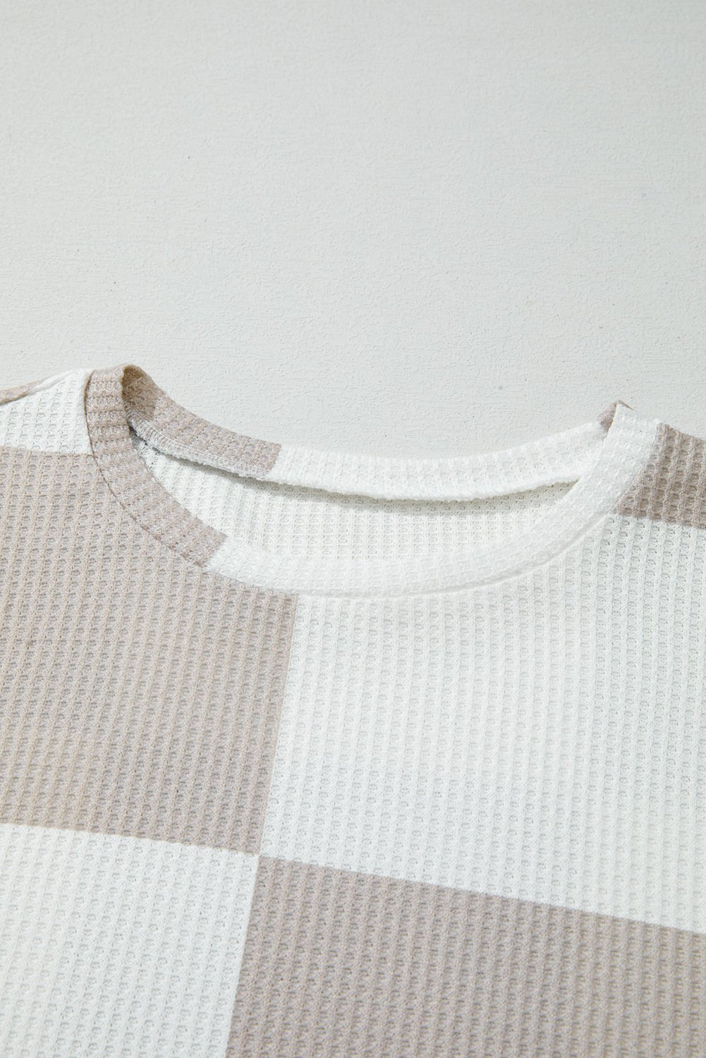 Chic Checkered Print Blouse - Effortless Style for Everyday Comfort - MacroPanora