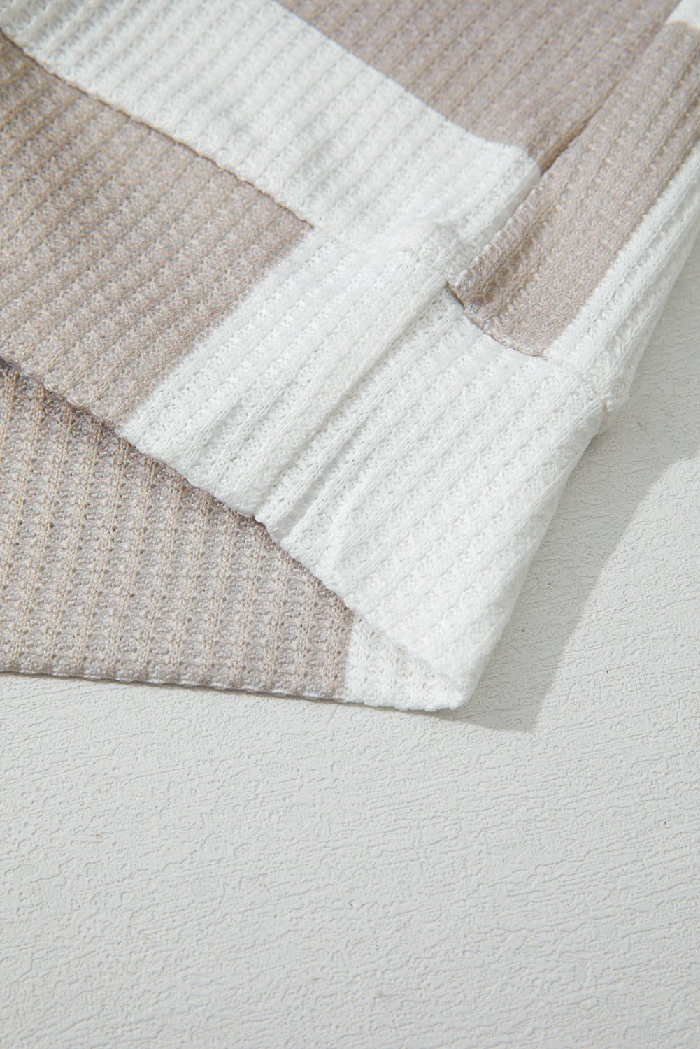 Chic Checkered Print Blouse - Effortless Style for Everyday Comfort - MacroPanora