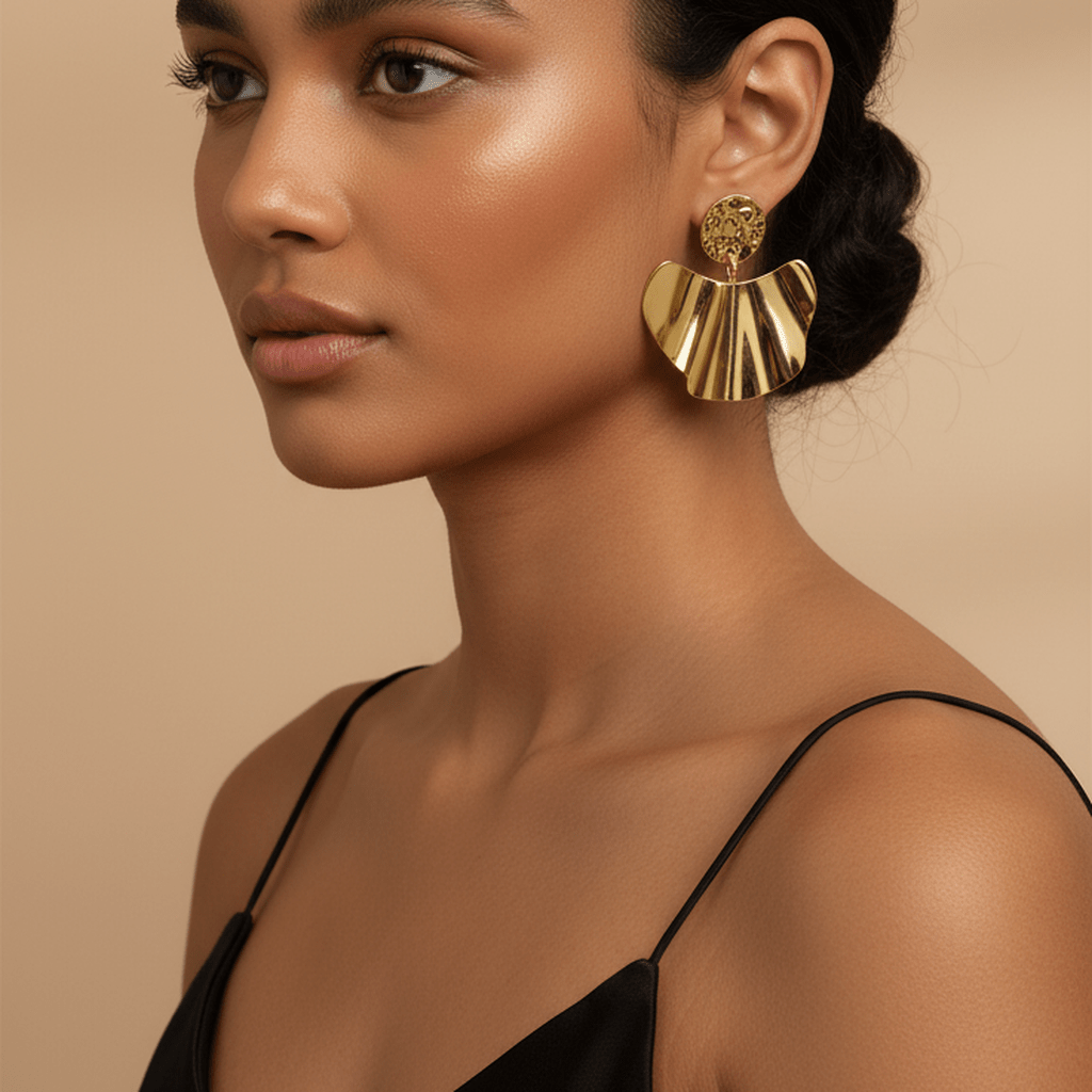 Textured Scallop Circle Earrings - MacroPanora
