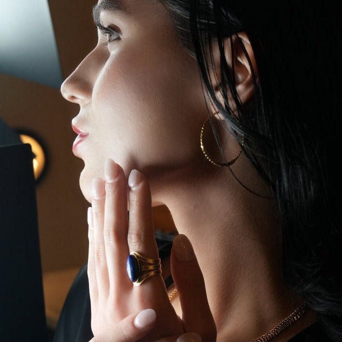 TIAMO: Vintage Inspired Ring with Triple Ornate Bands & a Lapis Lazuli Centre Piece - MacroPanora