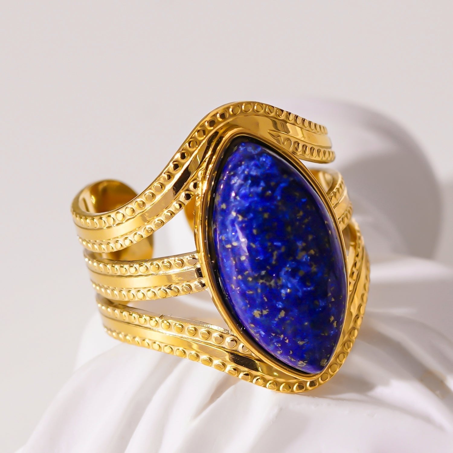 TIAMO: Vintage Inspired Ring with Triple Ornate Bands & a Lapis Lazuli Centre Piece - MacroPanora