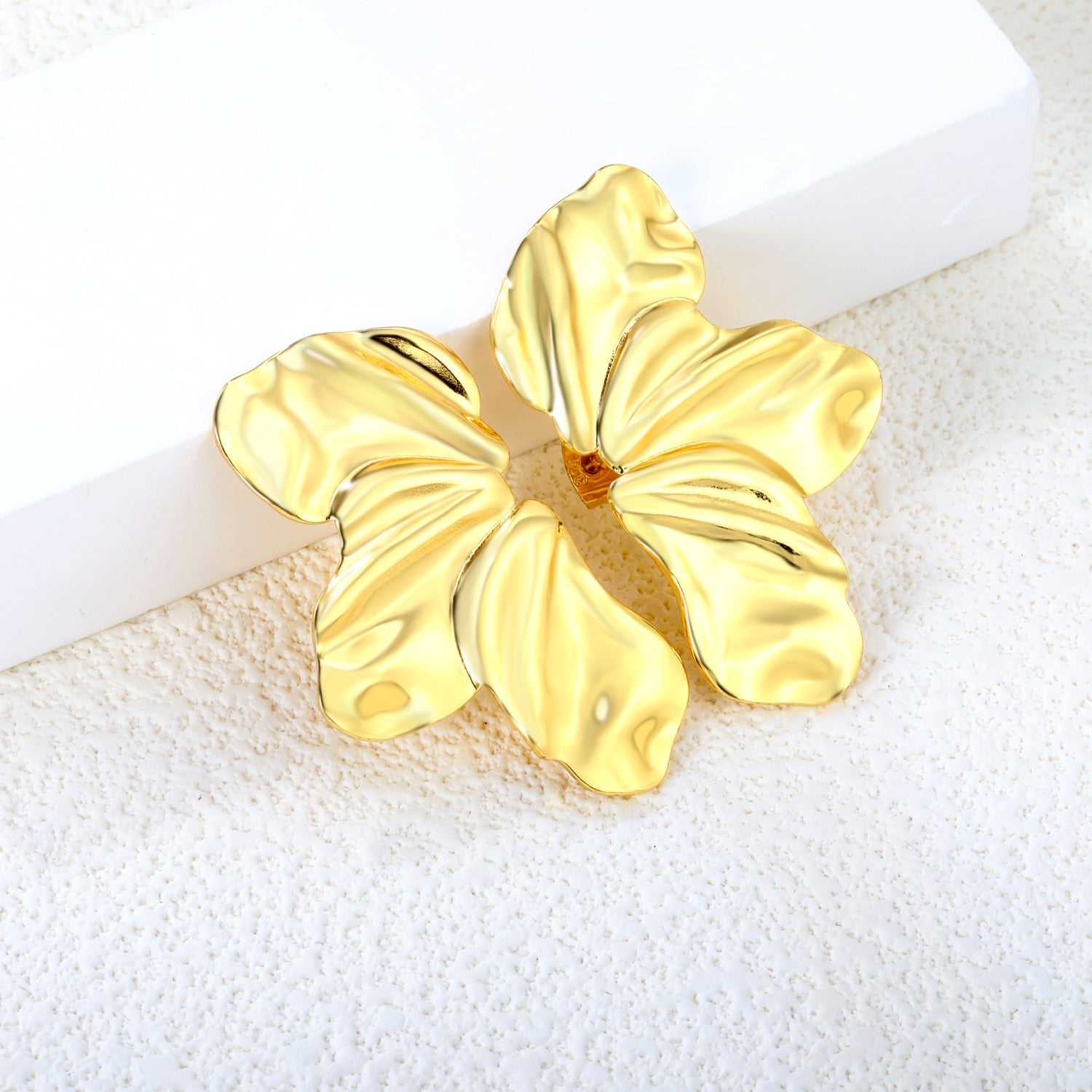 Tri - Blade Radiance Studs - MacroPanora
