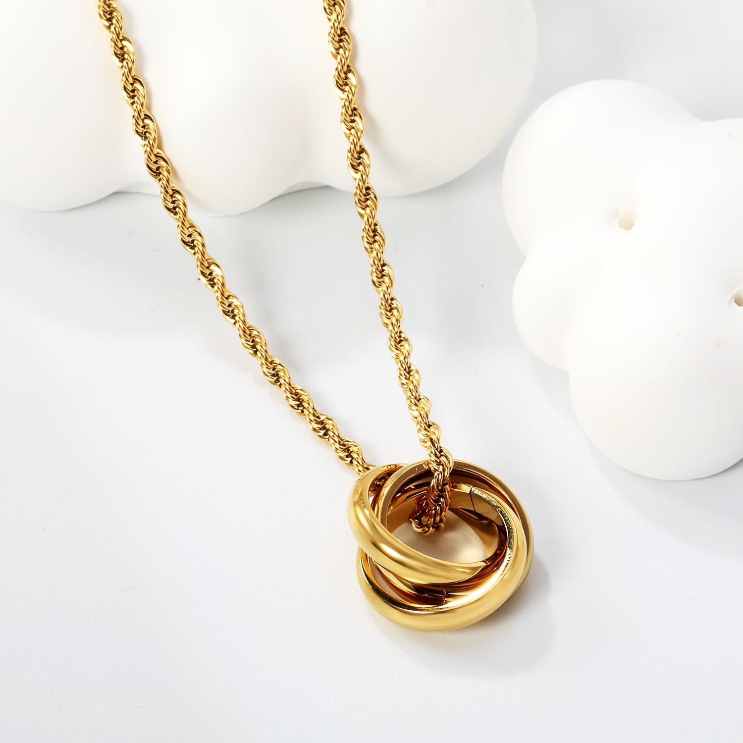 Twist & Shine Pendant Necklace - MacroPanora