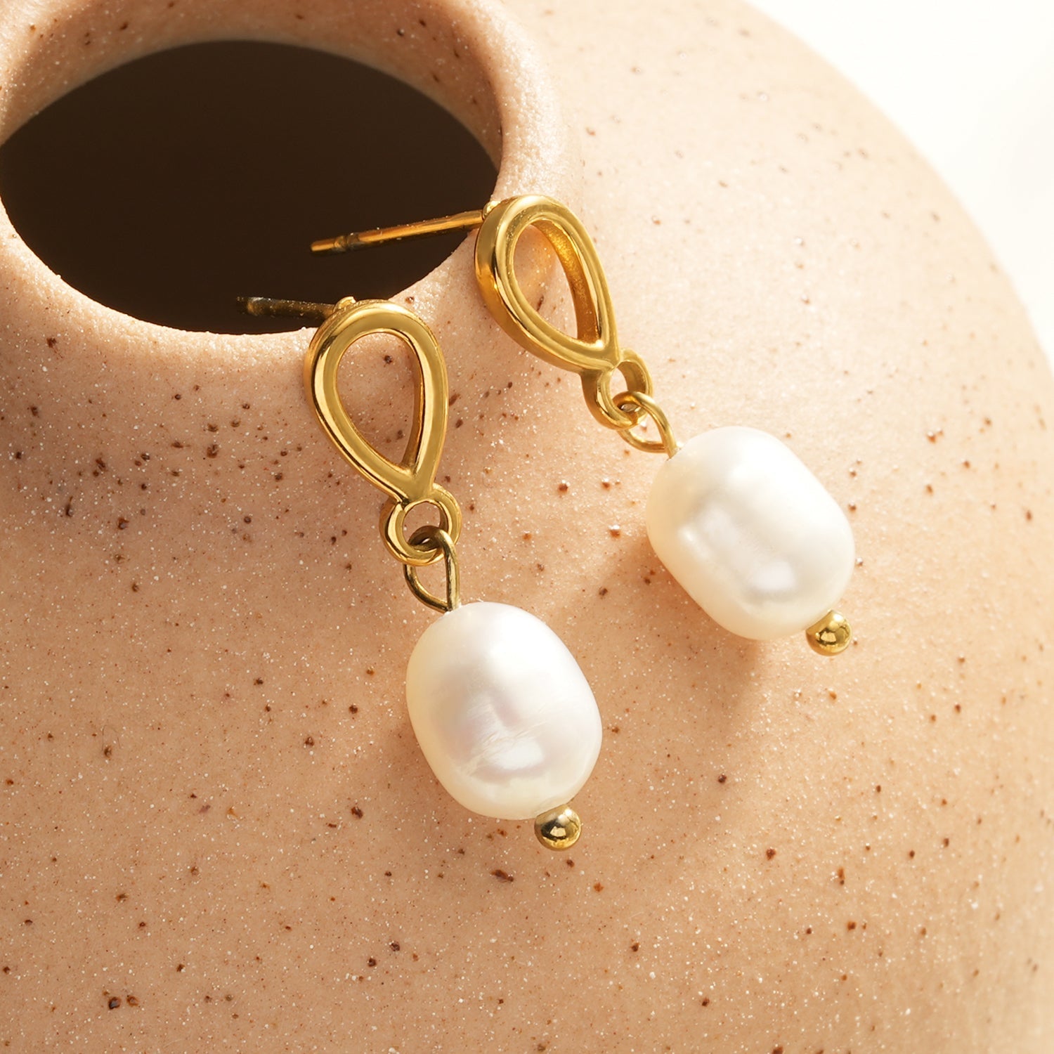 VARKONY Gold: Elegant Small Teardrop Earrings with Lustrous Freshwater Pearls - MacroPanora